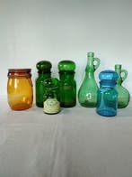 Lot de flacons et bocaux anciens en verre coloré – Vert,