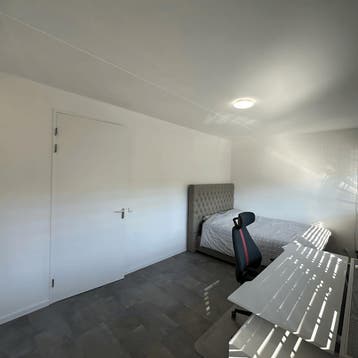 Kamer in Almere gevonden voor €1000,- pm, Huizen en Kamers, Kamers te huur, Minder dan 20 m², Almere