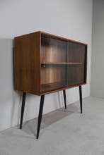 Vintage vitrinekastje jaren 60, Zo goed als nieuw