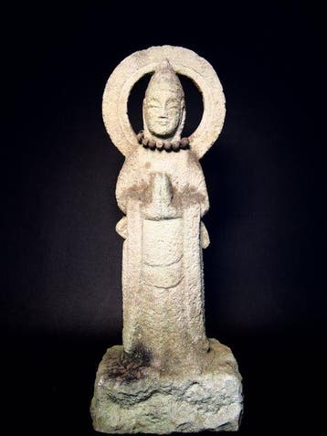 Steen - Zeer zeldzame staande Gassh Kannon met ronde halo