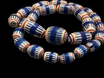 collier - V-vormige pijlen - Bamileke - Kameroen (Zonder