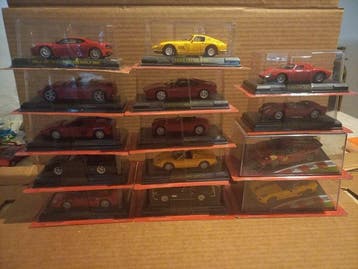 Altaya 1:43 - Model sportwagen (14) - Ferrari F40, Ferrari, Nieuw