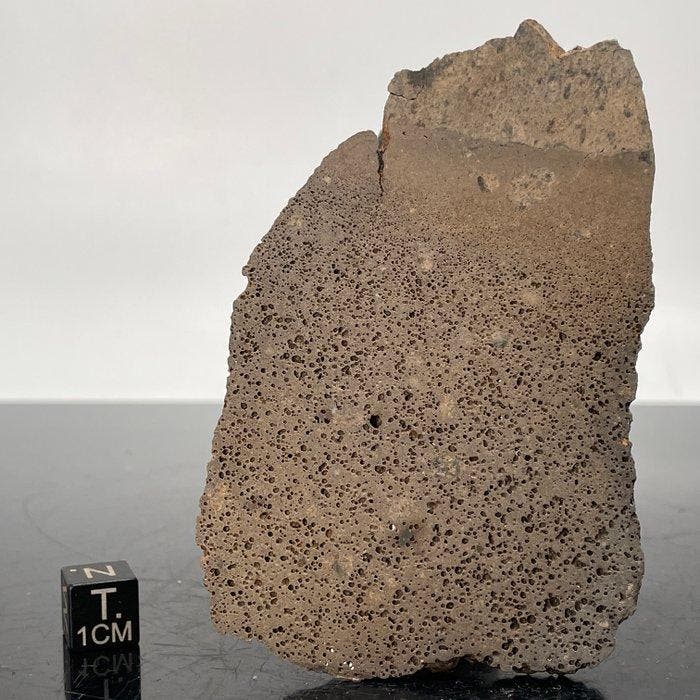 JIKHARRA 001 VESTA Asteroïde, vol bubbels eucriet, Verzamelen, Mineralen en Fossielen