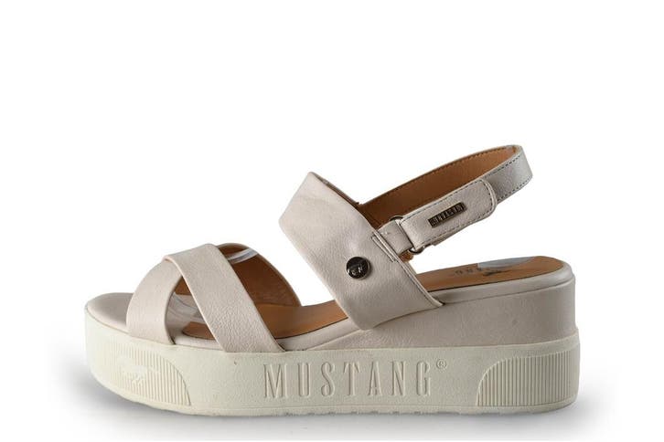 Mustang Sleehakken in maat 42 Wit, Kleding | Dames, Schoenen, Wit, Zo goed als nieuw, Schoenen met hoge hakken, Verzenden