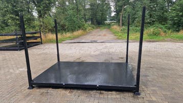 stapelrek 300x200 cm met traanplaat bodem, zwart, gebruikt -, Doe-het-zelf en Verbouw, Ophalen of Verzenden, Gebruikt