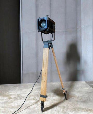 Staande lamp (2) - Aluminium, Glas, Messing, IJzer, Hout -