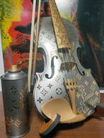 fp pop art - Louis Vuitton Violon luxury grey dark metalic
