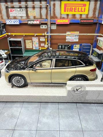 NZG 1:18 - Modelauto - Mercedes Maybach EQS 680 SUV -, Nieuw