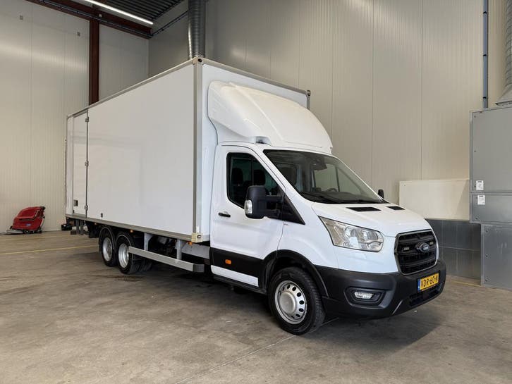 Ford Transit 2.0TDCI 170PK BE Bakwagen+Laadklep, Auto's, Bestelauto's, Dealer onderhouden, Lease, Overige kleuren, Handgeschakeld