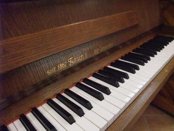 Tetsch May Piano, bruin gesatineerd, € 1.350,- STUDIEPIANO, Verzenden, Gebruikt, Bruin, Piano