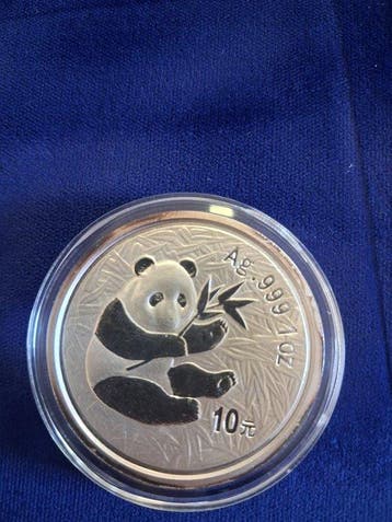 China. 10 Yuan 2000, Panda Frosted Ring, 1 Oz .999 Silver