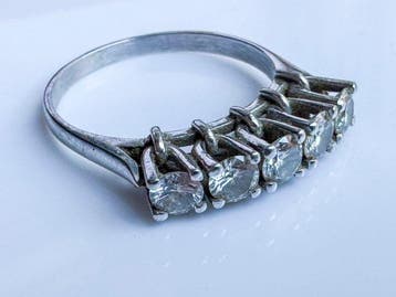 Ring - 18 karaat Witgoud - 0.58ct. tw. Diamant (Natuurlijk), Nieuw