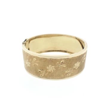 Vintage gouden slavenarmband met gravures., Ophalen of Verzenden, Gebruikt, Goud, Goud