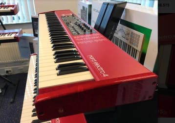 Nord Electro 4 SW73 in perfecte staat, Ophalen of Verzenden, Zo goed als nieuw, Digitaal