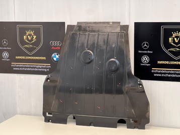 Renault Clio Estate motor beschermplaat bj.2017 758903856R, Gebruikt, Renault