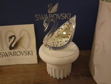 Swarovski - Beeldje - Centenary Swan - 187407 - Box +, Antiek en Kunst