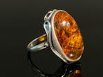 Vintage Baltische barnsteenring • Sterling Zilver 925 •, Antiek en Kunst