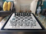 Dominique Kleiner - VUITTON – Échiquier d’exception 47 x 47