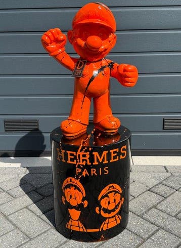 Daluxe Art - 1999 • XXL Hermès Mario Display – 90 cm