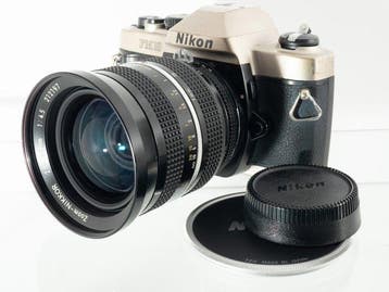 Nikon FM10 with Nikkor 4,5/28-45mm Ai Single lens reflex, Nieuw
