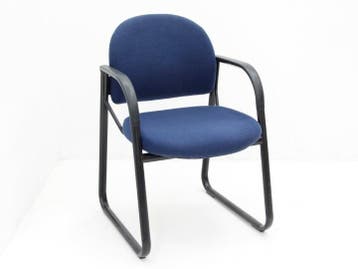 Vergaderstoel Ahrend 4200 - stoffering donkerblauw - slede, Werkplek, Ophalen of Verzenden, Gebruikt, Overige typen