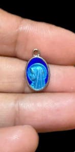 Arcana Medaille Devotionele van Lourdes – Emaille, Antiek en Kunst