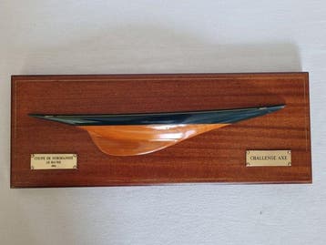 Demi-coque de yacht Endeavour Classe J, Yves Gaignet, Coupe