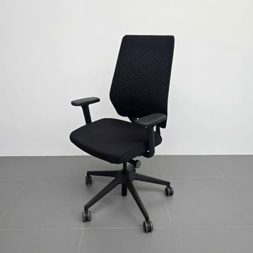 Interstuhl bureaustoel - zwarte stof en geperforeerde mesh r, Huis en Inrichting, Bureaustoelen, Ophalen of Verzenden, Nieuw