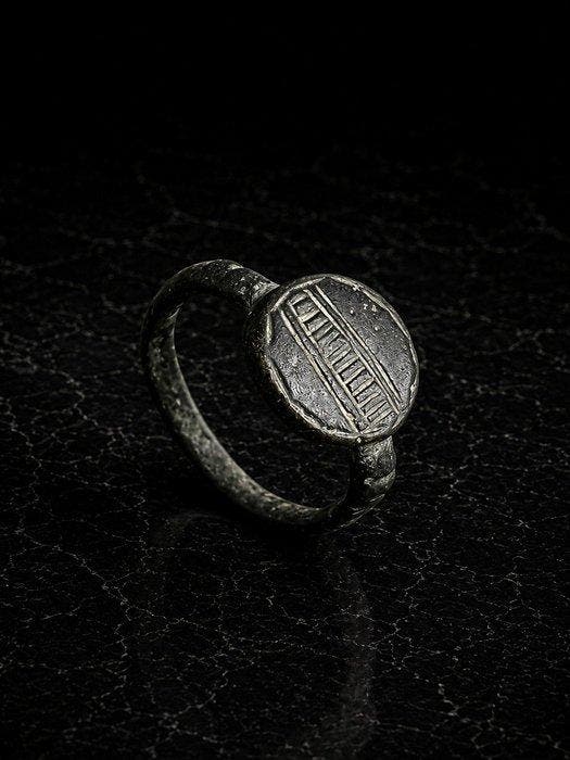 Laat-Romeins / Vroeg-Byzantijns Brons Ring - 4e tot 6e eeuw, Antiek en Kunst, Antiek | Overige Antiek