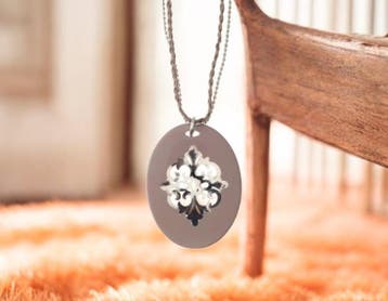 Lange BIBA ball chain en koord Ketting met acryl hanger,..., Ophalen of Verzenden, Nieuw, Bedel