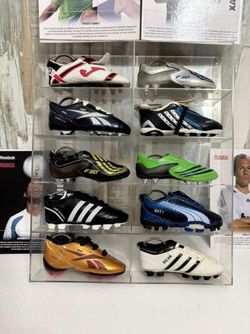 Voetbalschoen, Brochure, Decoratief object, Nieuw