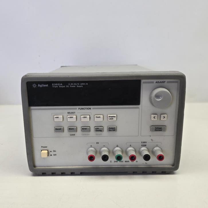 Agilent E3631A DC Power Supply | Nette Staat, Doe-het-zelf en Verbouw, Meetapparatuur, Nieuw, Ophalen of Verzenden