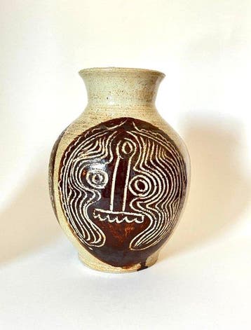Vase artisanal d’inspiration tribale - Vaas - Balustervorm -
