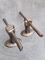 Modern Deurbeslag (2) - 1980-1990 - Vuisten als deurgrepen, Antiek en Kunst