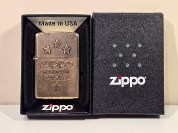 Zippo - Barrett Smythe 4 Star Surprise - Aansteker - Messing, Verzamelen, Nieuw