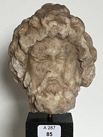 Oud-Romeins Marmer Hoofd van een buste of een statuette van, Verzamelen