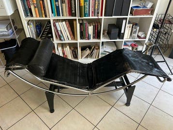 Cassina - Le Corbusier - Slaapbank - LC4 - Kalfsleer -, Antiek en Kunst