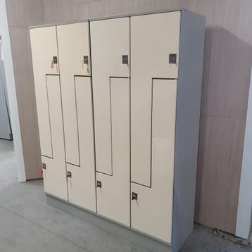 8-deurs Oostwoud ruimte besparende Z-lockerkast - 195x160x50, Huis en Inrichting, Kasten | Lockerkasten, Ophalen of Verzenden