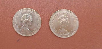 Verenigd Koninkrijk. Elizabeth II. Sovereign 1976 (2 coins)