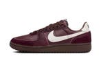 Nike Field General 82 Burgundy Crush Pony Hair (Womens), Kleding | Heren, Nieuw