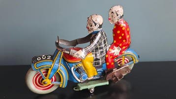 Mettoy - Blikken speelgoed - Duo Rider Clown Motorcyclist, Antiek en Kunst