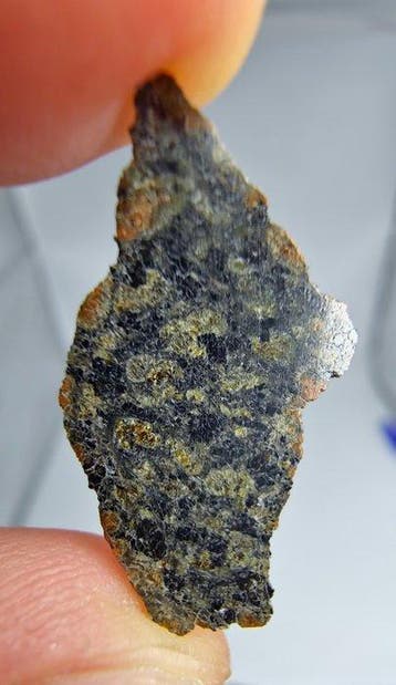 Marsisch (olivijnhoudende shergottiet) NEA 145 - 0.65 g, Verzamelen