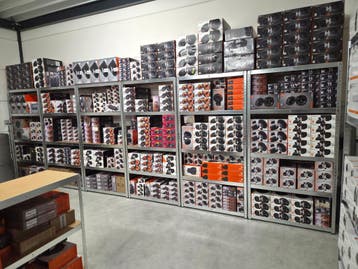 Car Audio OUTLET Korting op Subwoofers, Speakers, Versterker, Auto diversen, Verzenden, Zo goed als nieuw