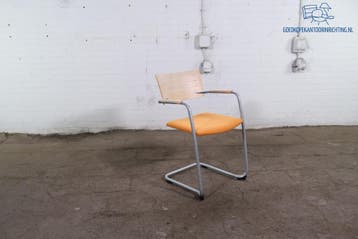 Lande vergaderstoel lichtoranje berken rug sledeframe, Verzenden, Gebruikt