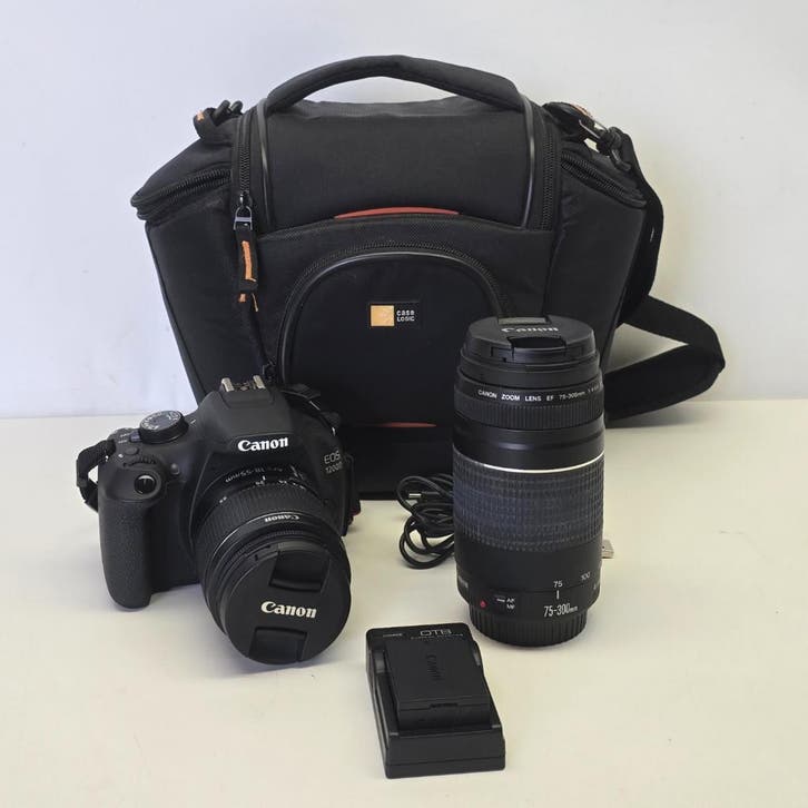 Canon EOS 1200D Incl. 2 Lenzen In Camera Tas | Nette Staat, Audio, Tv en Foto, Videocamera's Analoog, Ophalen of Verzenden