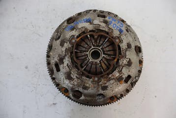 tweemassavliegwiel compleet Volkswagen Transporter T5 2.0TDI, Verzenden, Gebruikt