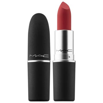 MAC Cosmetics Powder Kiss Devoted To Chili Lipstick - 3g, Ophalen of Verzenden, Nieuw, Lippen, Make-up