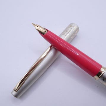 Pilot - Pilot Fountain Pen Silver Pink 14K-585 Gold Nib -, Verzamelen, Pennenverzamelingen, Nieuw