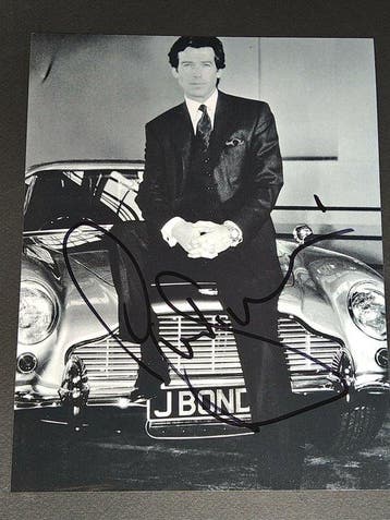 James Bond 007: GoldenEye - Pierce Brosnan with Aston Martin, Nieuw