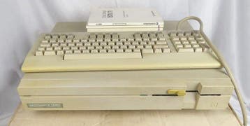 Commodore Commodore 128D - Computer (1) - Zonder originele, Spelcomputers en Games, Nieuw